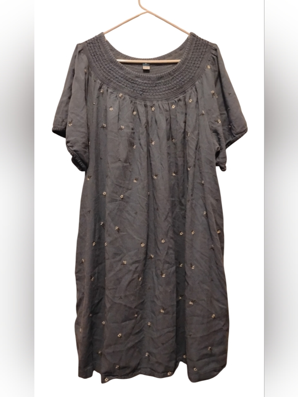 3X Soft Blue Embroidered Short Sleeve Smock Dress With Pockets 🙂